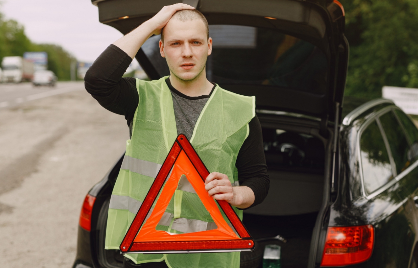 Podczas rutynowej kontroli drogowej w Lidzbarku Warmińskim, kierowca BMW i jego pasażerowie musieli zapłacić wysokie mandaty