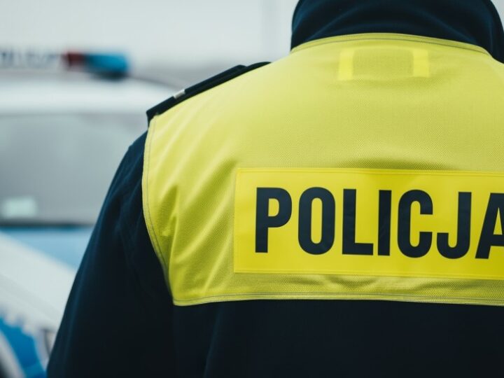 Drogowe incydenty weekendu w warmińsko-mazurskim: mandaty, wypadki i nietrzeźwi kierowcy