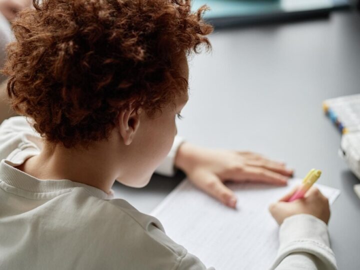 Dzielnicowi z Ornety edukują młodzież o hejcie i jego konsekwencjach