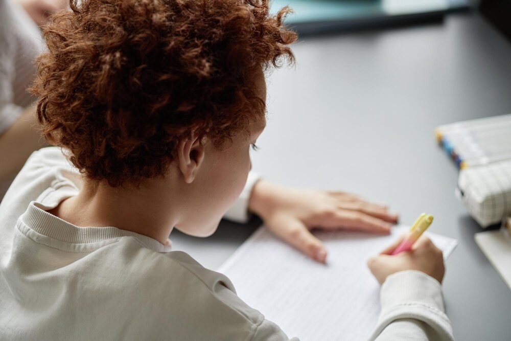 Dzielnicowi z Ornety edukują młodzież o hejcie i jego konsekwencjach