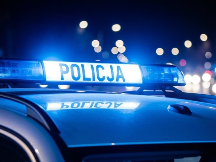 Pijany kierowca uderzył w barierę i odjechał. Miał prawie 3 promile alkoholu