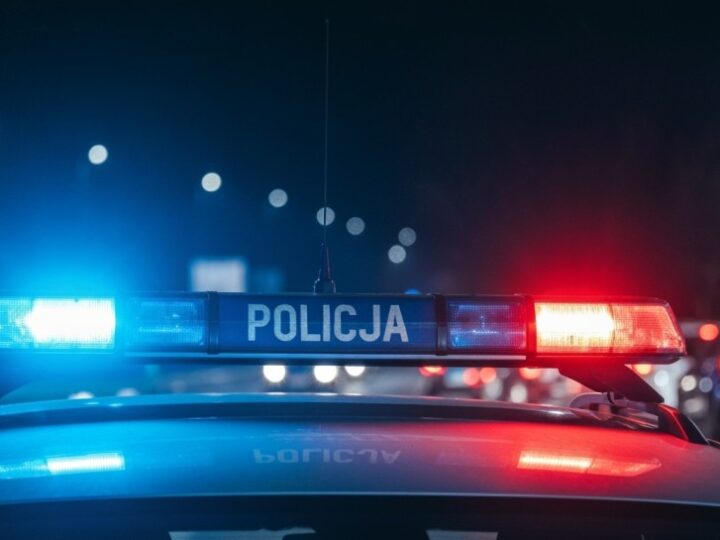 Pościg za kobietą z zakazem prowadzenia. Zatrzymana po kradzieży w sklepie